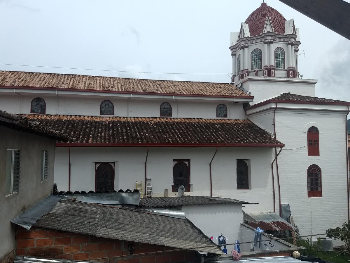 Hostel El Encanto Guatape Exterior photo